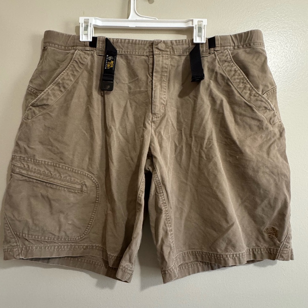 Mountain Hardwear Men’s Shorts Size 42 Khaki Hiking Outdoor Utility Pockets